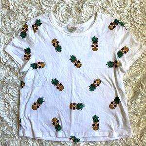 . Messy Bun Just Chillin pineapple tee size small